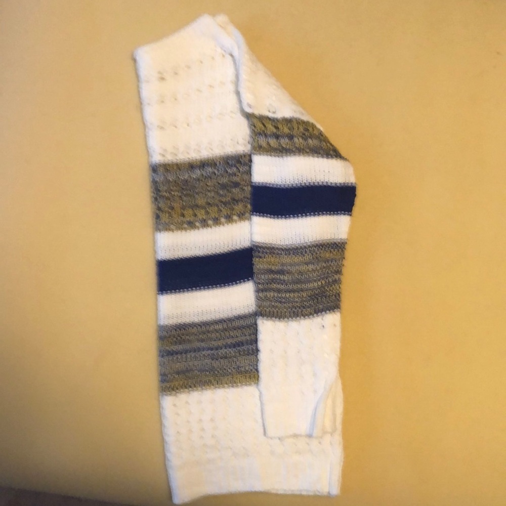 Sweater - Picture 6 of 6